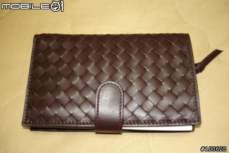 BOTTEGA VENETA for WOMAN 同場加映DUNHILL D-eight Black 黑色帆布斜背包