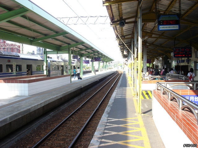 [鐵道初體驗] EMU 700 型 區間快車初乘體驗!