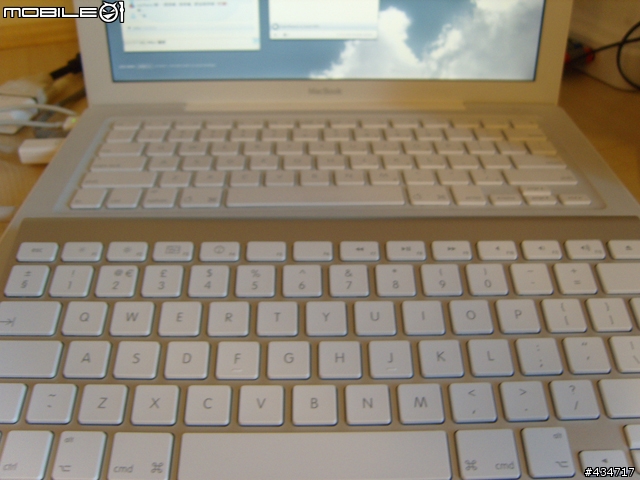 [分享] New Apple Wireless Keyboard 開箱文 [English]