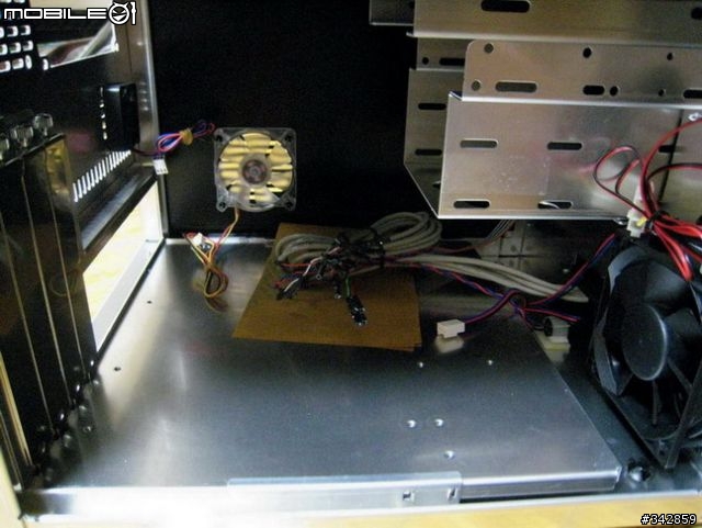 [分享]聯力 PC-OD40 可以塞下Micro ATX 的小小機殼