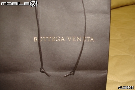BOTTEGA VENETA for WOMAN 同場加映DUNHILL D-eight Black 黑色帆布斜背包
