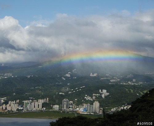 今天在觀音山上照到彩虹...