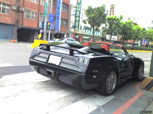 奇怪的雙門車
