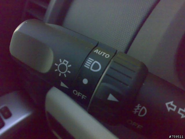 怪怪版本的 MAZDA5  (8 airbags)