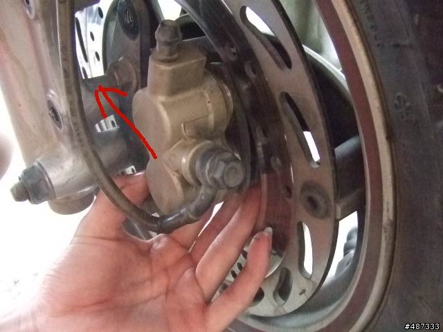 RV--前碟盤與水箱水更換經驗分享--新增[RV後卡鉗看透透]