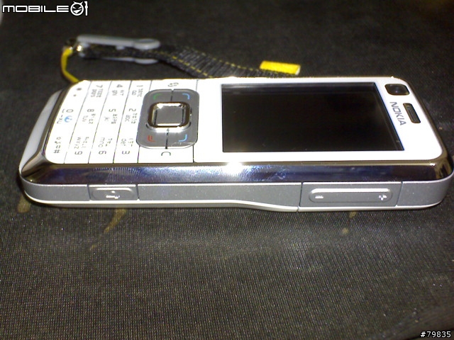 [分享]NOKIA  6120 簡單白色開箱照