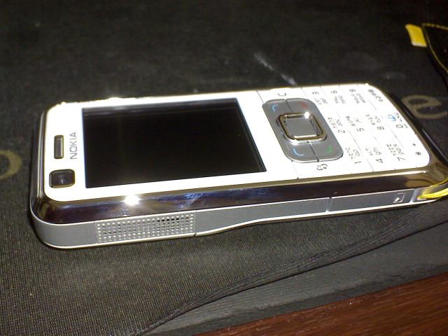 [分享]NOKIA  6120 簡單白色開箱照