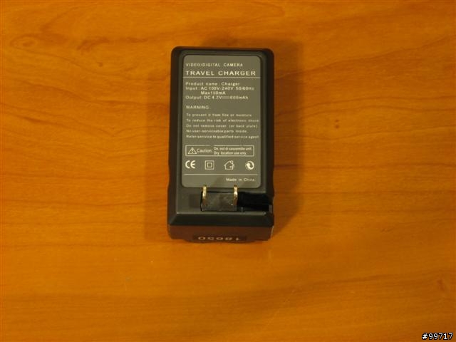 [分享][推薦]Cree 200流明LED超白光戰術手電筒腳踏車頭燈