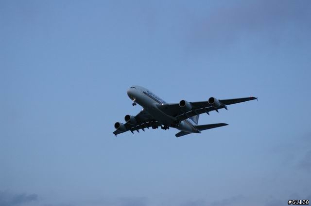 現場直擊-A380空中巴士今天正式交機給新航