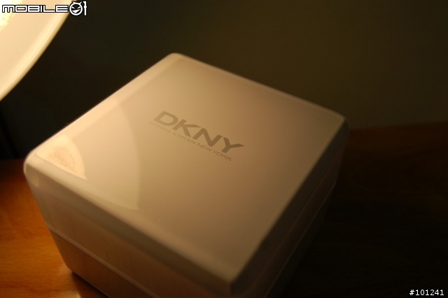 DKNY 都會風格時尚錶