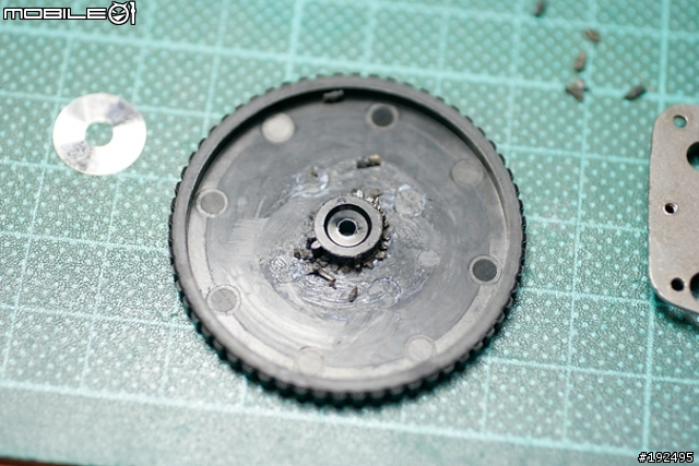 Canon BG-E2內部齒輪斷裂