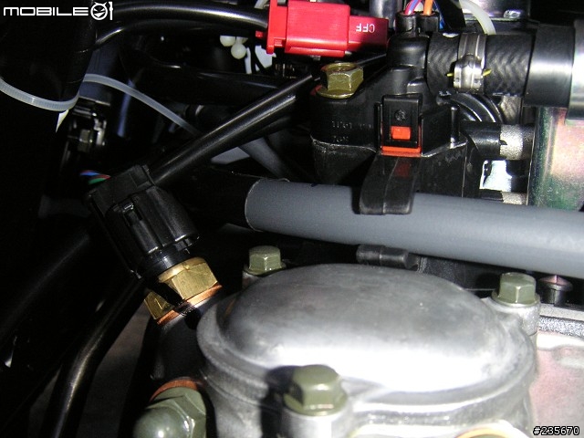 [分享]新噴鵝 脫X秀, 看透透 12/27 滿2,200公里了 . 6000RPM 以上才有特色.