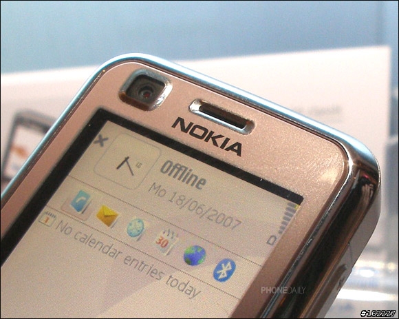 香港推出咗粉紅啲 Nokia 6120