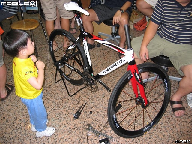 [分享]PINARELLO DOGMA plus LIGHTWEIGHT/TUNE/RECORD (58張圖)