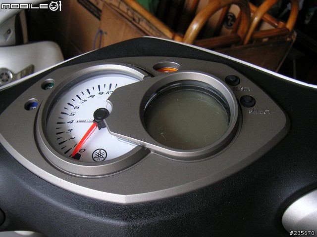 [分享]新噴鵝 脫X秀, 看透透 12/27 滿2,200公里了 . 6000RPM 以上才有特色.