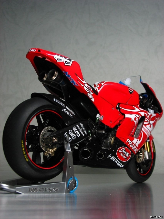 [高難度的逸品!?] 第二十五彈 1/12 DUCATI GP4 -極緻版- 重機車 模型製作