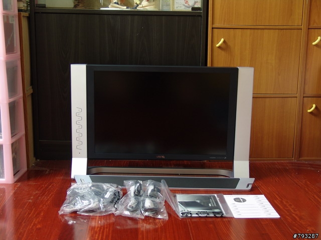 [開箱報告]就是你啦！BENQ FP241VW