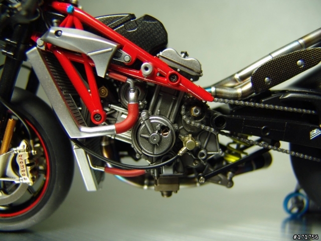 [高難度的逸品!?] 第二十五彈 1/12 DUCATI GP4 -極緻版- 重機車 模型製作