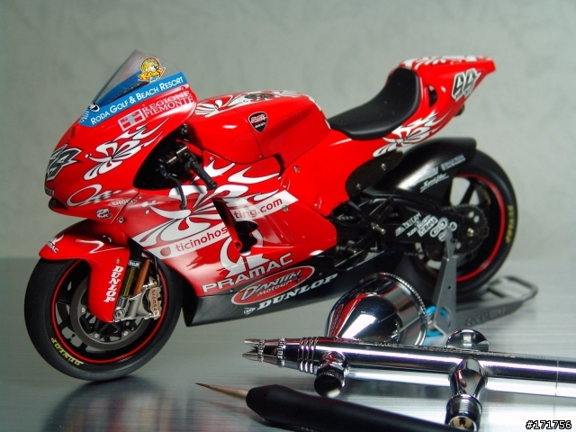 [高難度的逸品!?] 第二十五彈 1/12 DUCATI GP4 -極緻版- 重機車 模型製作