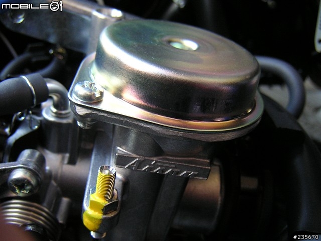 [分享]新噴鵝 脫X秀, 看透透 12/27 滿2,200公里了 . 6000RPM 以上才有特色.