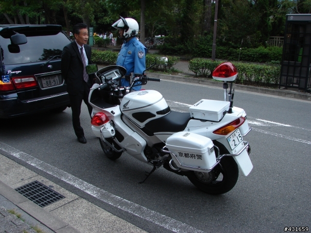 Kyoto 警察騎的重車