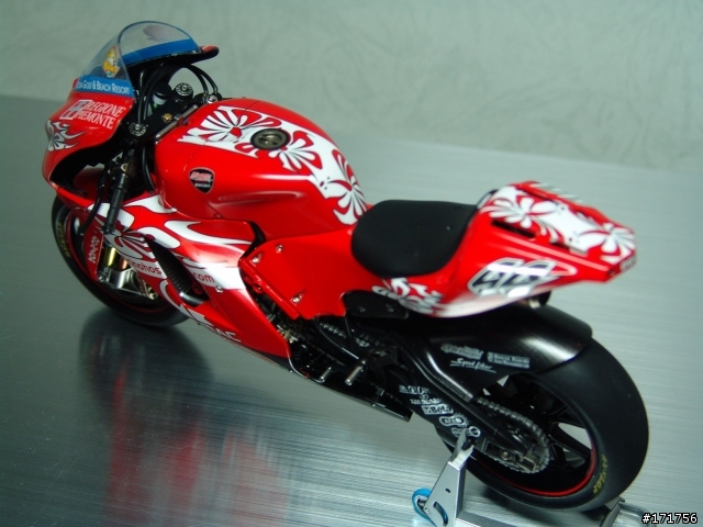[高難度的逸品!?] 第二十五彈 1/12 DUCATI GP4 -極緻版- 重機車 模型製作