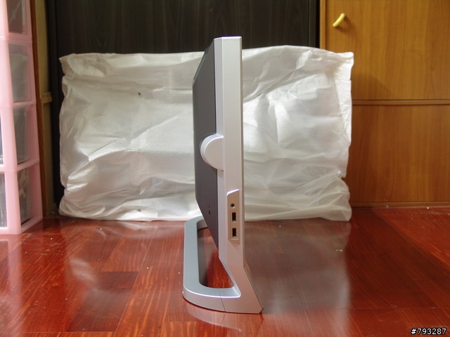 [開箱報告]就是你啦！BENQ FP241VW