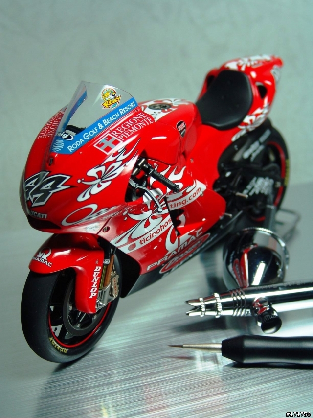 [高難度的逸品!?] 第二十五彈 1/12 DUCATI GP4 -極緻版- 重機車 模型製作