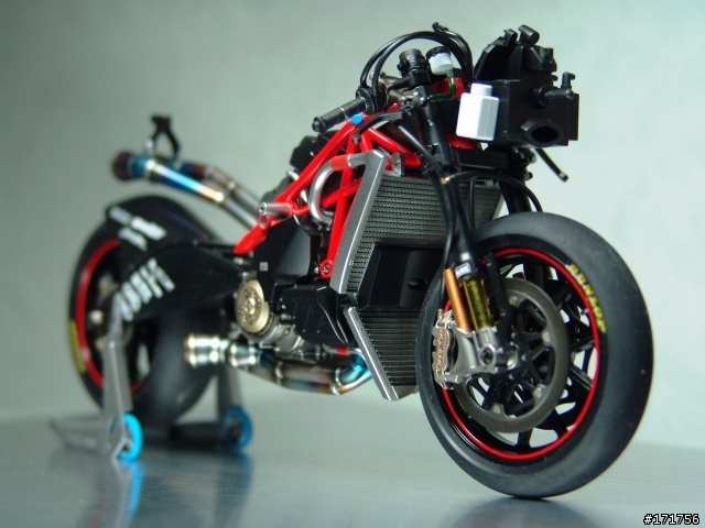[高難度的逸品!?] 第二十五彈 1/12 DUCATI GP4 -極緻版- 重機車 模型製作
