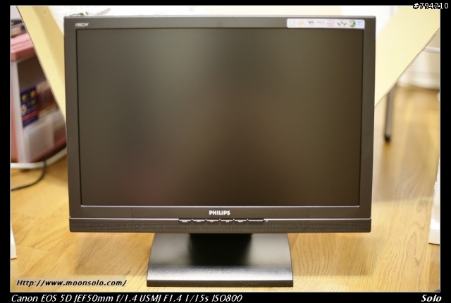 [分享]開箱PHILIPS 190CW7CB 19吋寬螢幕