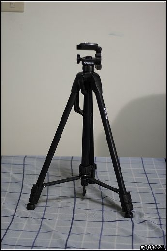 第一次發開箱文 腳架開箱文 Canon Tripoo 400 請多指教....