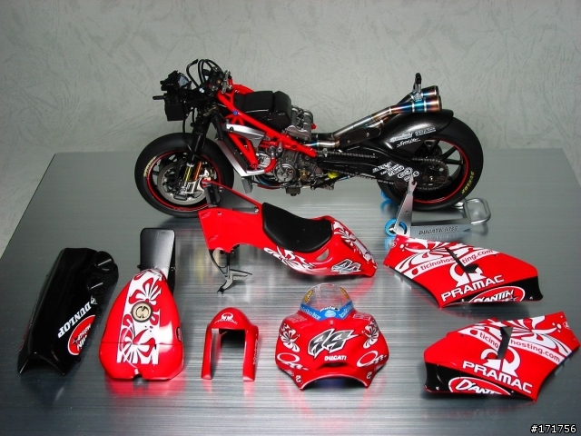 [高難度的逸品!?] 第二十五彈 1/12 DUCATI GP4 -極緻版- 重機車 模型製作
