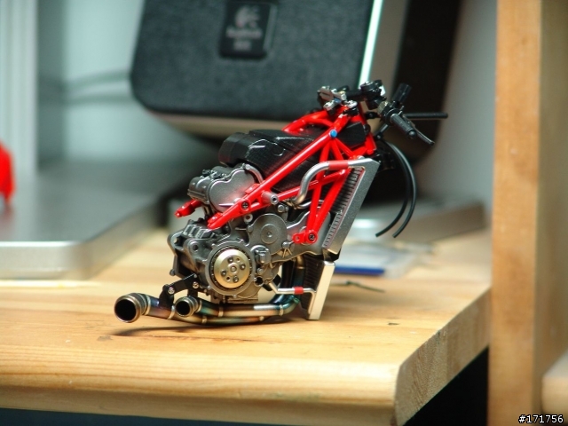[高難度的逸品!?] 第二十五彈 1/12 DUCATI GP4 -極緻版- 重機車 模型製作
