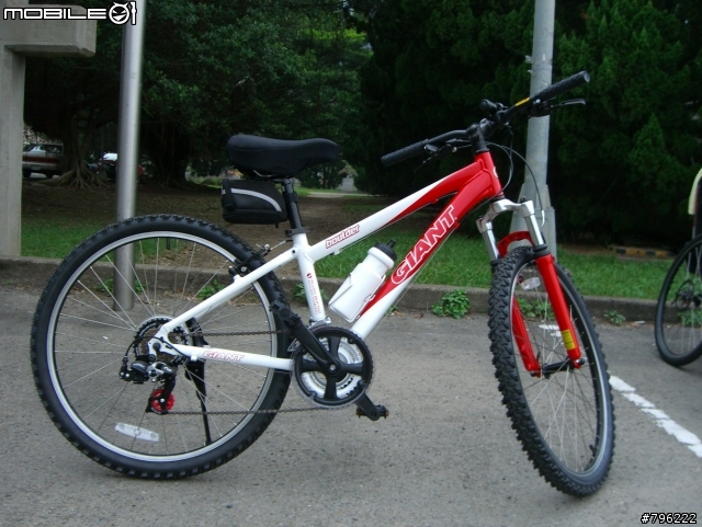 [開箱勸升級]女王之座騎昇級.GIANT M1.火辣紅板.