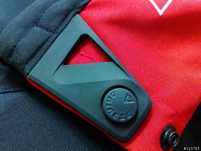 [分享]08' DAiNESE G.PRUDHOE D-DRY NERO/ROSSO 冬季防摔外套