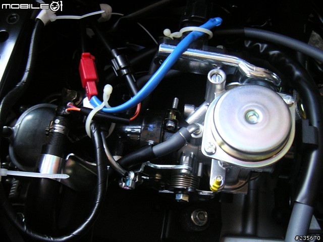 [分享]新噴鵝 脫X秀, 看透透 12/27 滿2,200公里了 . 6000RPM 以上才有特色.