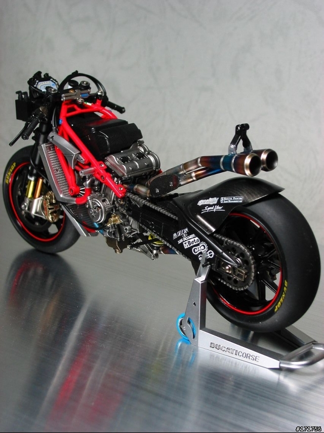 [高難度的逸品!?] 第二十五彈 1/12 DUCATI GP4 -極緻版- 重機車 模型製作