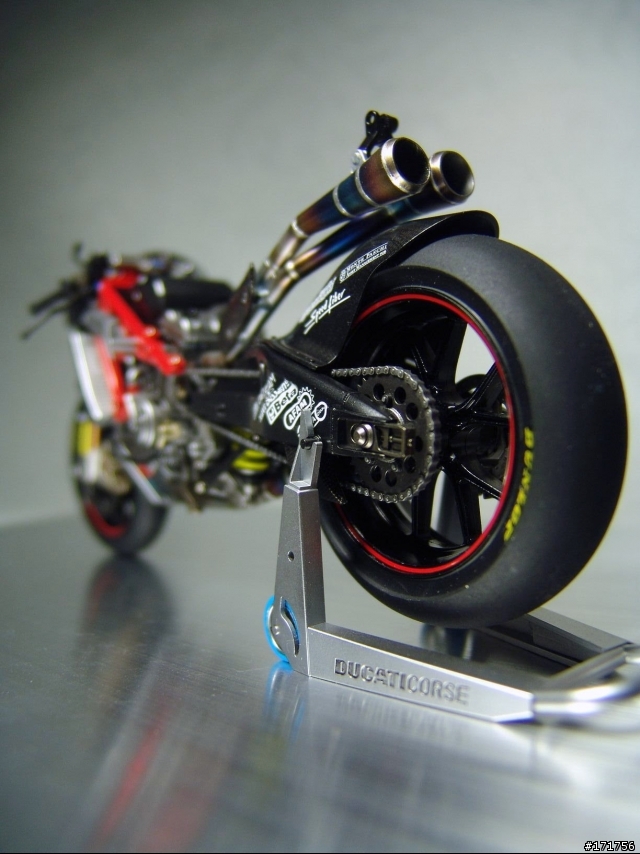 [高難度的逸品!?] 第二十五彈 1/12 DUCATI GP4 -極緻版- 重機車 模型製作