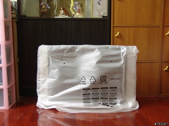 [開箱報告]就是你啦！BENQ FP241VW