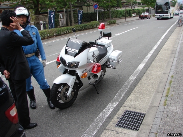 Kyoto 警察騎的重車