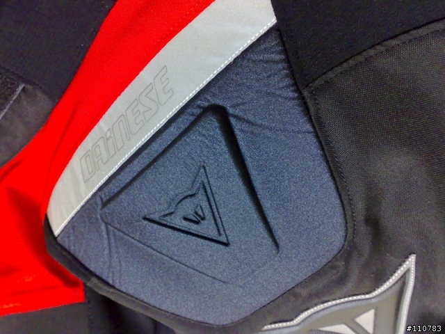 [分享]08' DAiNESE G.PRUDHOE D-DRY NERO/ROSSO 冬季防摔外套