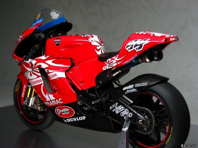 [高難度的逸品!?] 第二十五彈 1/12 DUCATI GP4 -極緻版- 重機車 模型製作