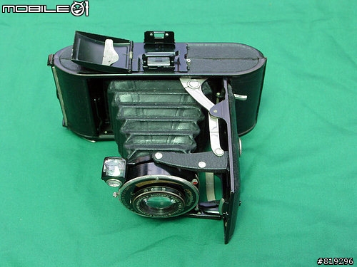 老像機陪我紀錄新時代~1920年代出生德國血統古董Voigtlander Bessa6X9蛇腹相機