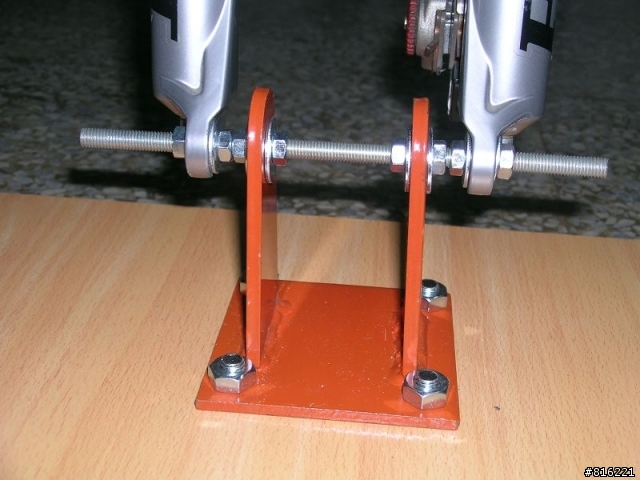 [分享]DIY簡易車內單車固定架