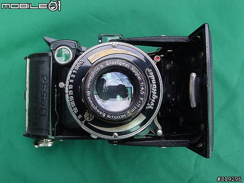 老像機陪我紀錄新時代~1920年代出生德國血統古董Voigtlander Bessa6X9蛇腹相機