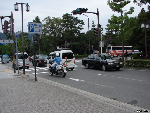 Kyoto 警察騎的重車