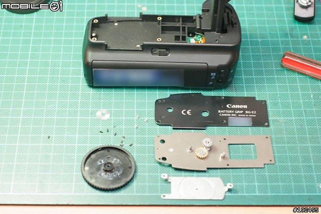 Canon BG-E2內部齒輪斷裂