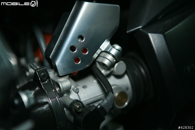 GSX 1400 颱風天拍照(圖多)