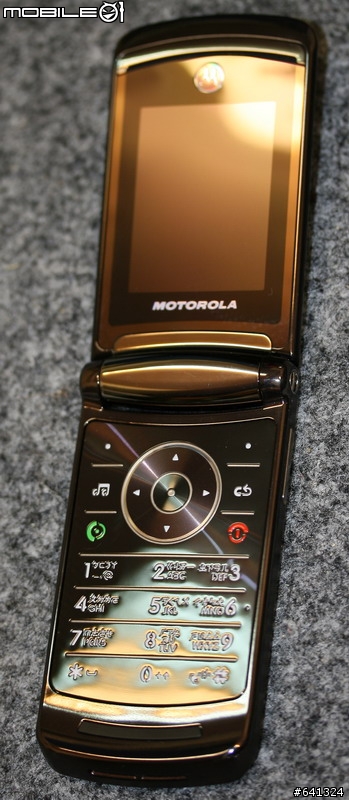 Motorola V8 2GB 褐金色實機分享圖