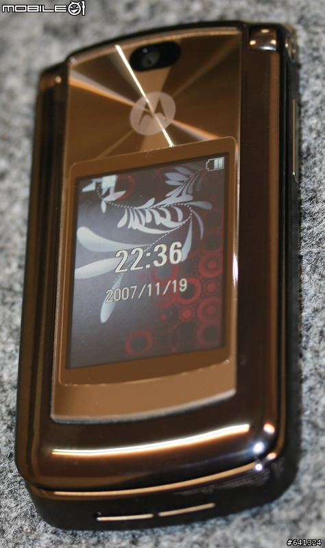 Motorola V8 2GB 褐金色實機分享圖